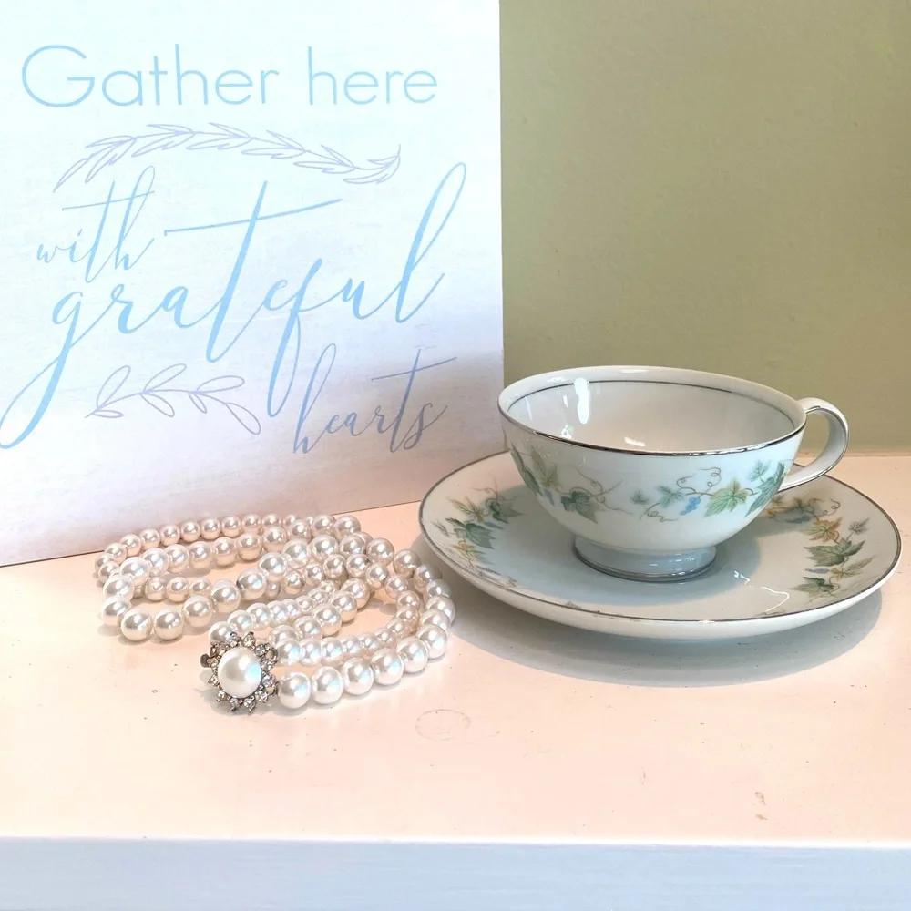 Vintage Teacup With Saucer Set Floral Vineyard Manor Fine China Japan Grape Leaf